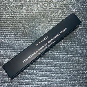 π€ππ€MAC In Extreme Dimension 3D Black Lash